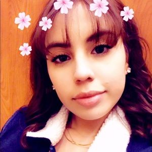 Meet your Posher, Aleida